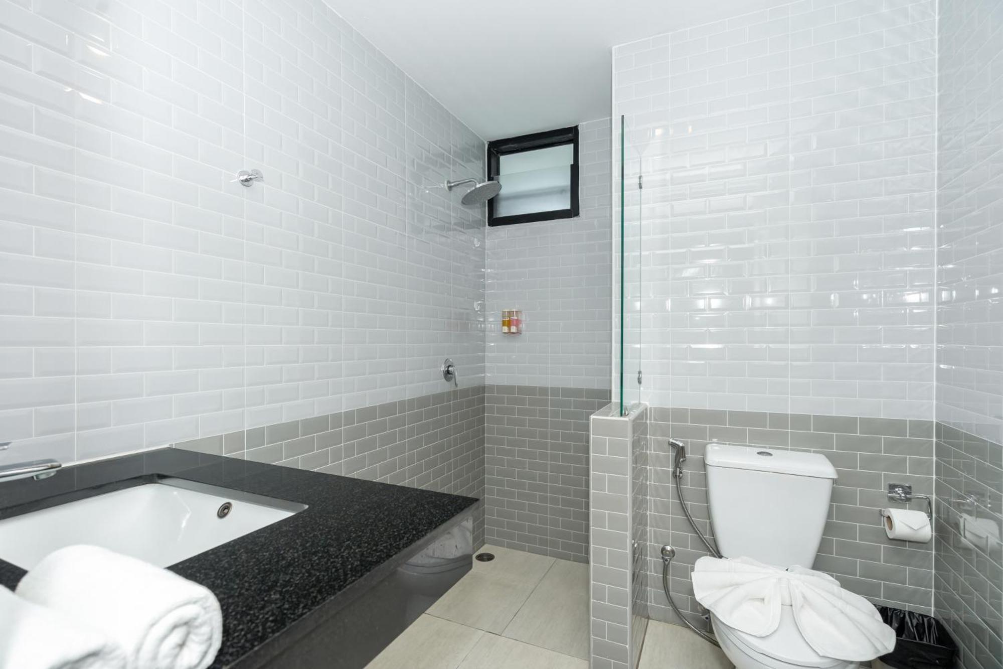 Anchan Boutique Hotel- Sha Plus Чалонг Екстериор снимка